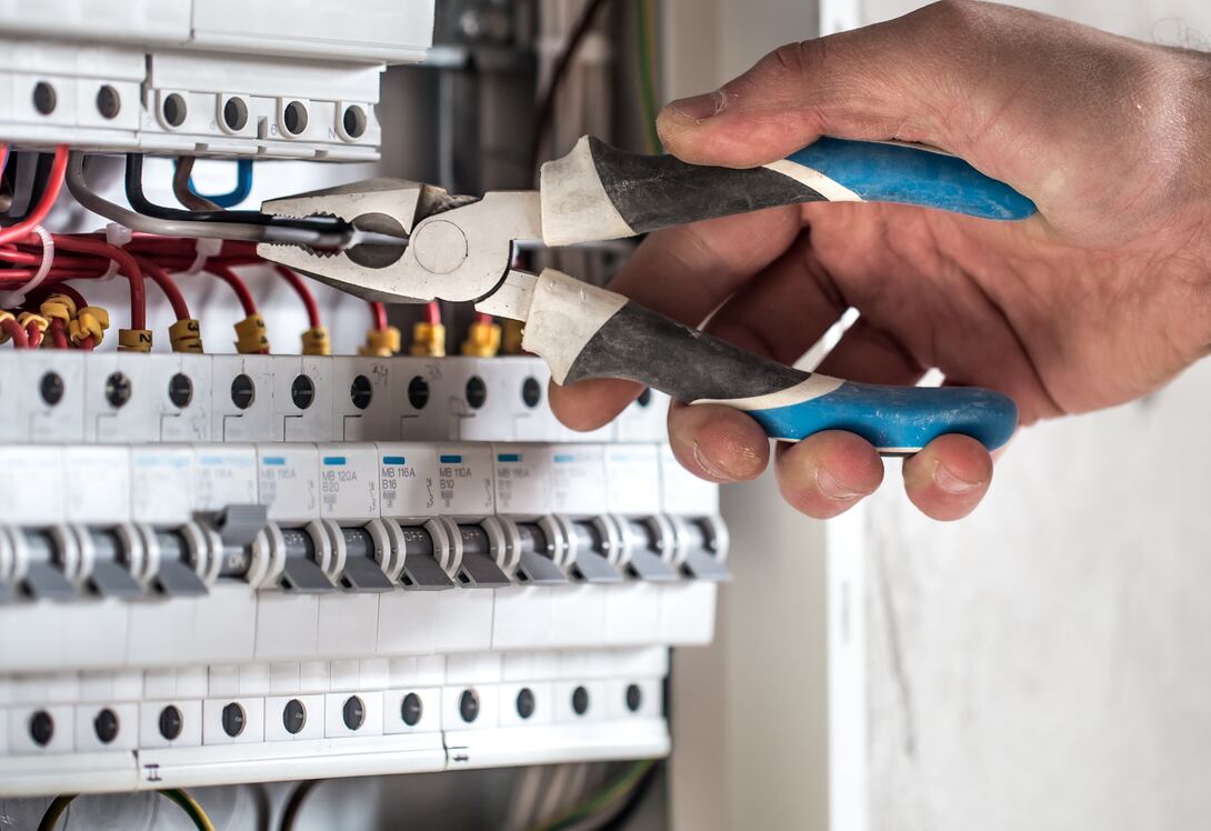 Level 2 Electrical Switchboard Services in East Hills at Home