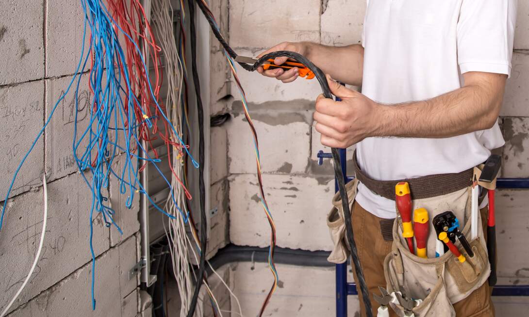 Level 2 Electrician work in McMahons Point